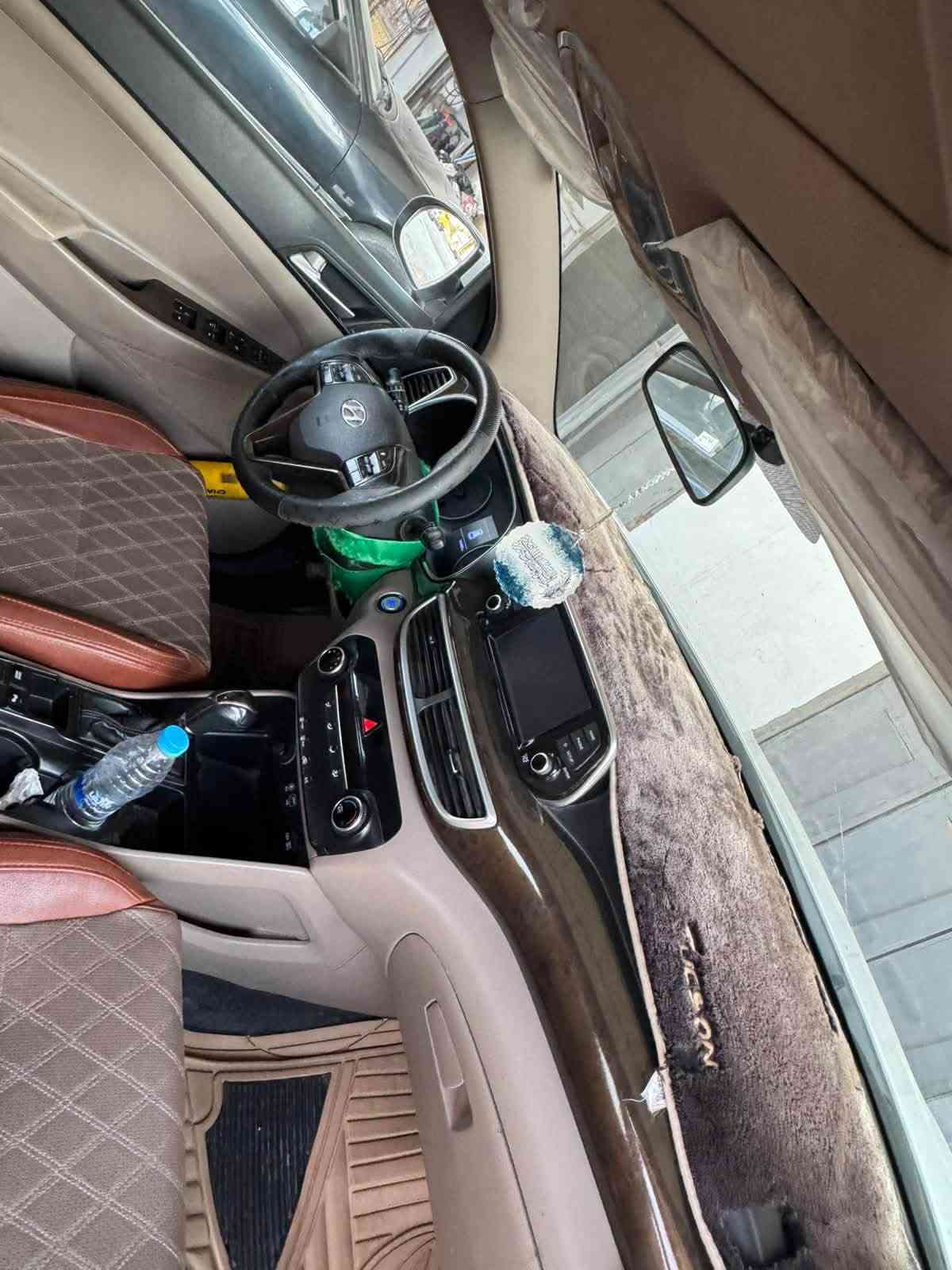 توسان 2019 خليجي رقم بغداد باسمي شخصيا قطعتين صبغ بنيد وجاملغ بدون دواخل  فول مواصفات 
بصمه تشغيل وابواب
خمس عدسات 
كراسي اثنين كهرباء 
داخل صاج 
ماشية 130
داخل جلد 
كامرا خلفية واماميه
محرك 2000 دوش
السعر 168 ورقه مجال بسيط للاستفسار *********** او واتساب
