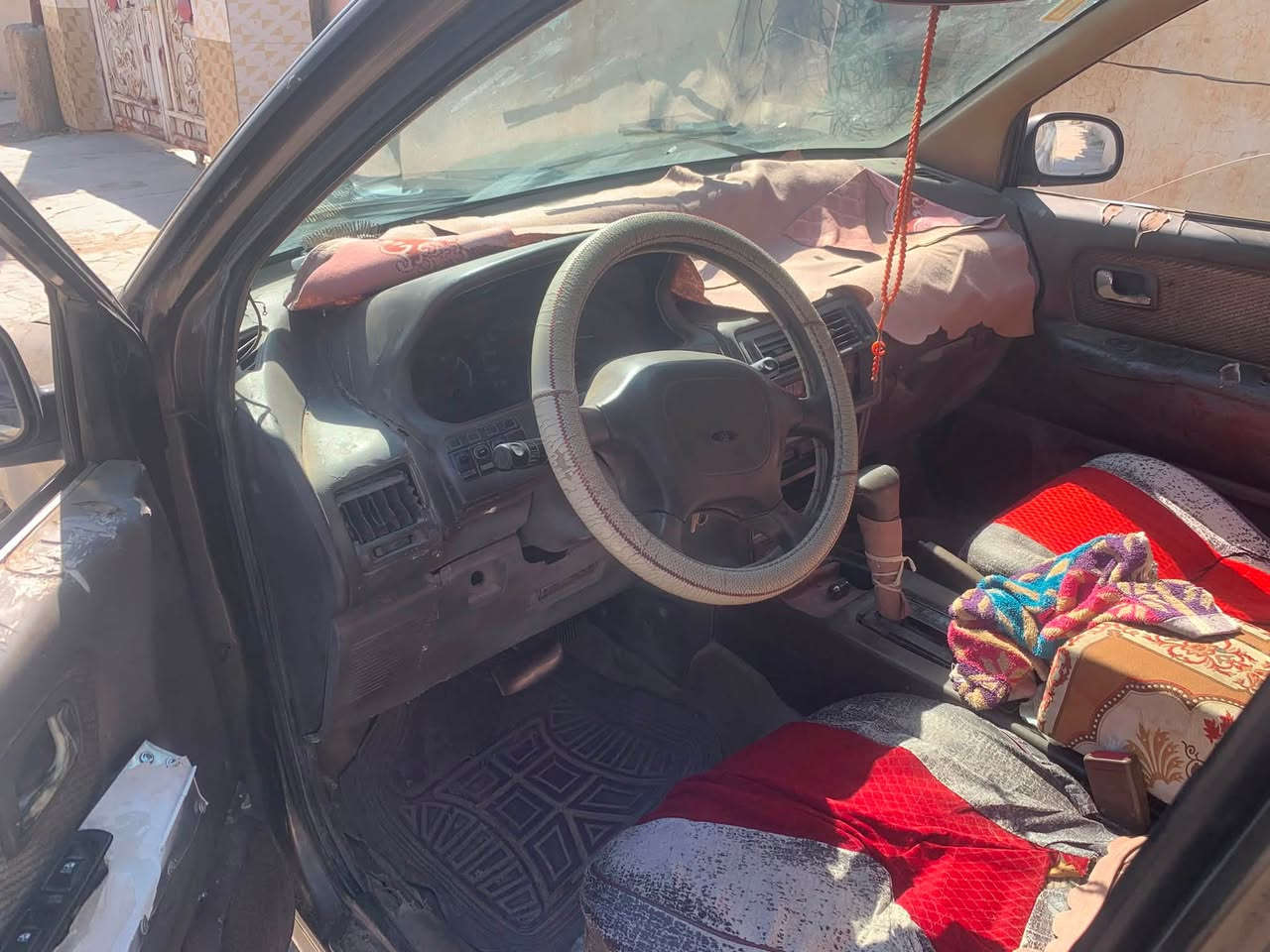 سلام عليكم ميسيبوشي ٧راكب موديل ٩٢رقم بغداد محرك ١٨٠٠خير من الله سنوية لل٢٨محرك وكير خير من الله تخم تاير نضيف سيارة ماناقصهة شي كهربائيات كلهة شغاله جام كهربائي مكاني ديالى دلي عباس هـ***********
