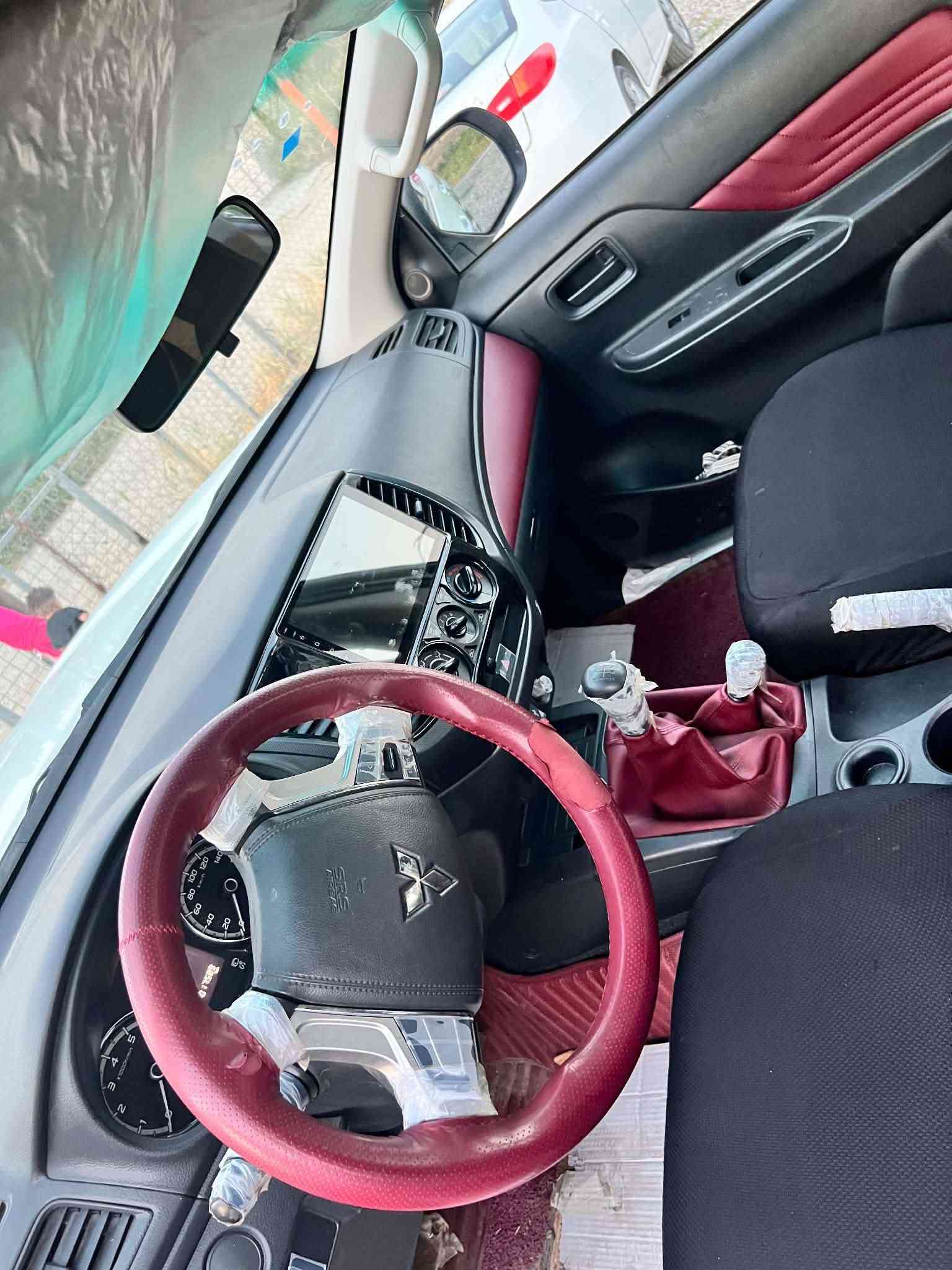 مستە ر بۆشی قە زافی 2023 سفر سفرە 17000 km ناو سور شاشە 5کامیرە 360پلە یه بێ شوخت بێ لێدران کامل سپۆرت جوانکاری بۆکراوە خاوێن ماوە تە وە 
سعری 235وەرقە کە مێک مە جال 
شوێن قلادرێ ***********

