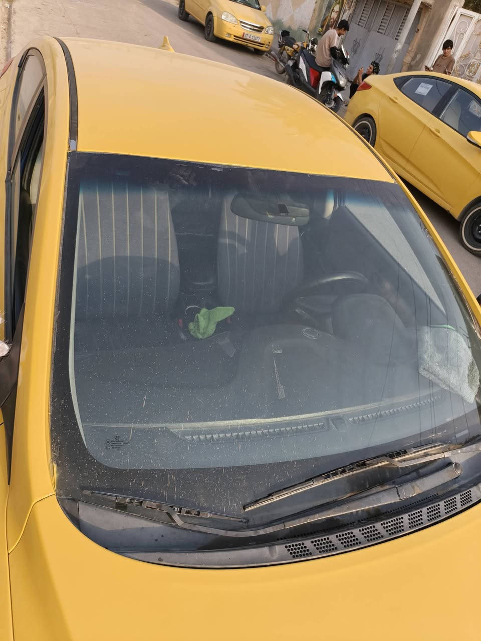 سلام عليكم النترة مديل 12 امريكي مكينه 2000 
ظررها بس البنيد بدون دواخل 
مكينه وكير وحداديه بحاله جيدة اسعر 78 
اني مكلف بنشر مكان سيارة سماوه مركز مدينه 
تصال علا صاحب ارقم ***********
