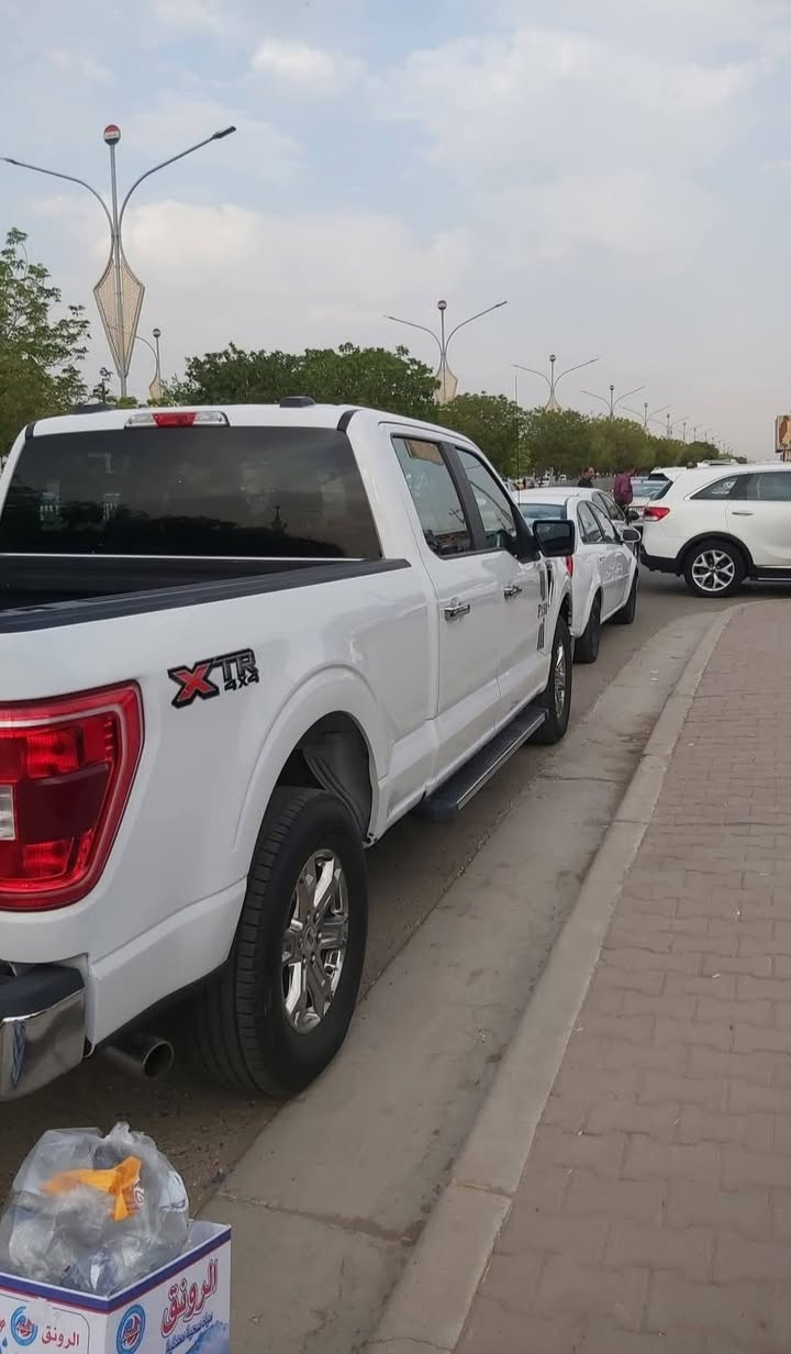 فورد F150 موديل 2021 باب طويل بودي طويل سياره بي ٤ قطع بدون دواخل محرك 6 35 توين تربو أرغب محرك و سياره محدثة الأريات و محرك كير مكفول من كل شي ممشة سياره 28 مايل رقم تليفون ***********
