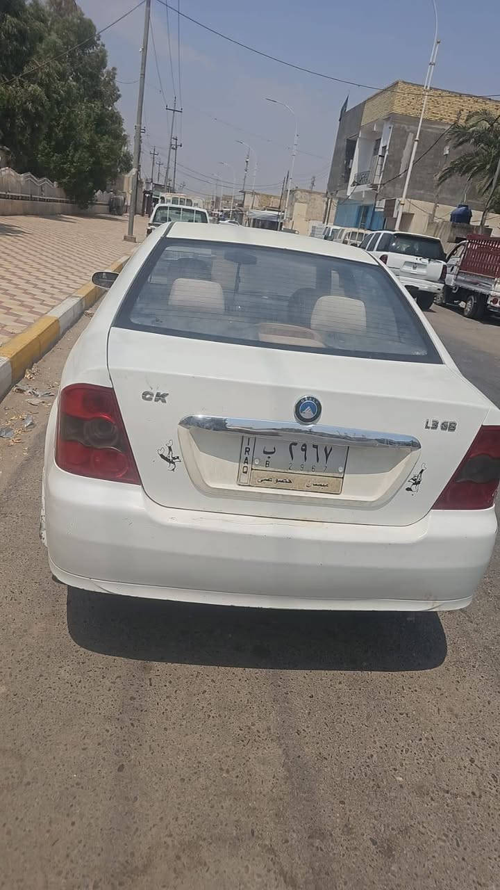جيلي موديل 12ستلام موضفين اني ثاني واحد مستخدمها سياره نضيفه بمعنا الكلمه
1..مكينه 1600بلاد ما مفتوحه ابد 
2..كير كفاله ترياك وين متريد 
3..كشرتها تخبل لا ضربه ولا صبغ ولا خياس 
4..سياره بسمي تحويل ثاني يوم رقمها ميسان العماره
5..سياره على وضعها لبلاد 
السعر 30وبيها مجال لناس لطيبه 
المكان ميسان العماره رقمي ***********
اثير ***********
