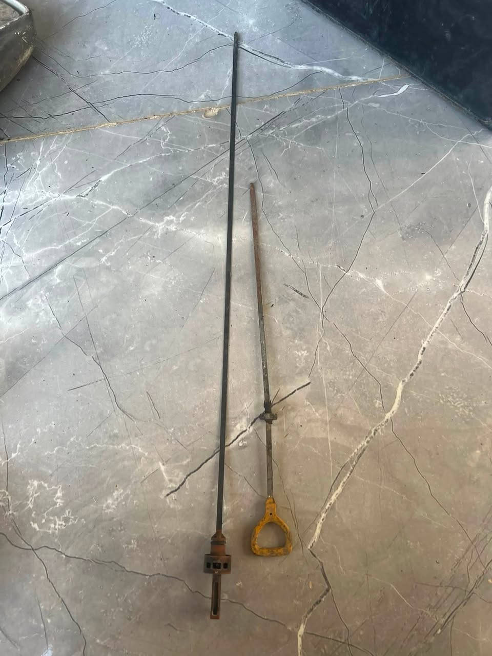 غراض سيارات بيهم مال فورت او بيهم مال كورلا نفخ يعني فرخ بطه اغلب غراض الفرخ بطه مال كصه شرط شوف الي يناسبك وقيم بما يرضي الله او خابرني او بيك خير او تدلل 
***********
