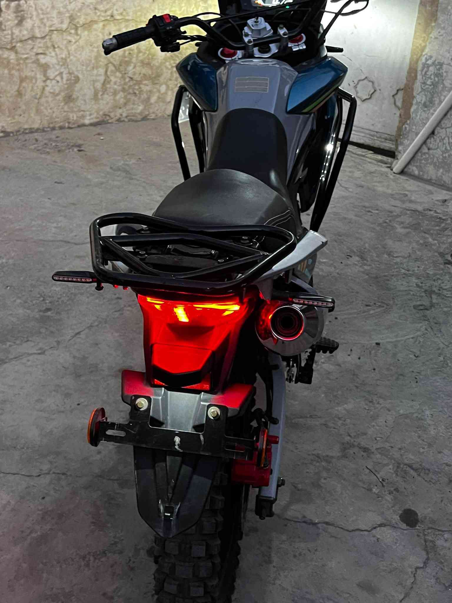 دايوان ادفنجر موديل 26 مكفولة
محرك • 300 cc
مرقم لوحات • إنكليز أربيل 

الدراجة بعدها بسم المعرض تروح انته تفتح عقد مروري ب ايدكً وتحول 

ماشيه الف و 800 

زيرو استعمال شخصي 

السعر • 3400 وبيها مجال قليل 

واقيات اليد موجود إذا تريد تبدلهن او تخليهن 

الرقم • ***********

سبب البيع . عندي عملية
