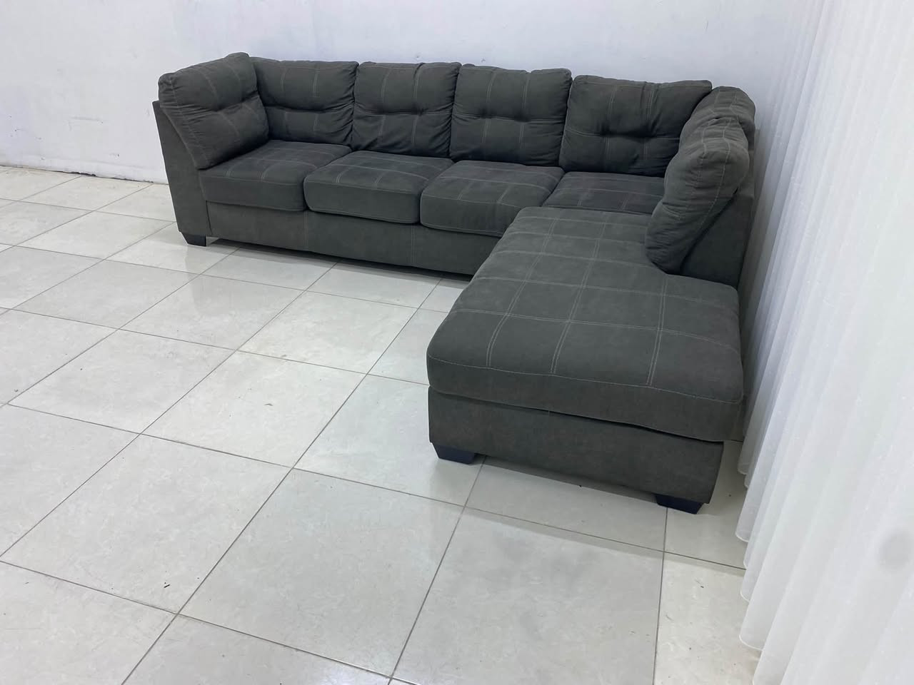 كورنر ماركه اشلي الامريكي قماش كتان مقاعد طبيه 100‎%‎ خشب الطبيعي زان شي راقي جدا كوشات متحركه سحاب سهل تنضيف عنوان اربيل  باداوه للتواصل ماسنجر واتساب ***********
