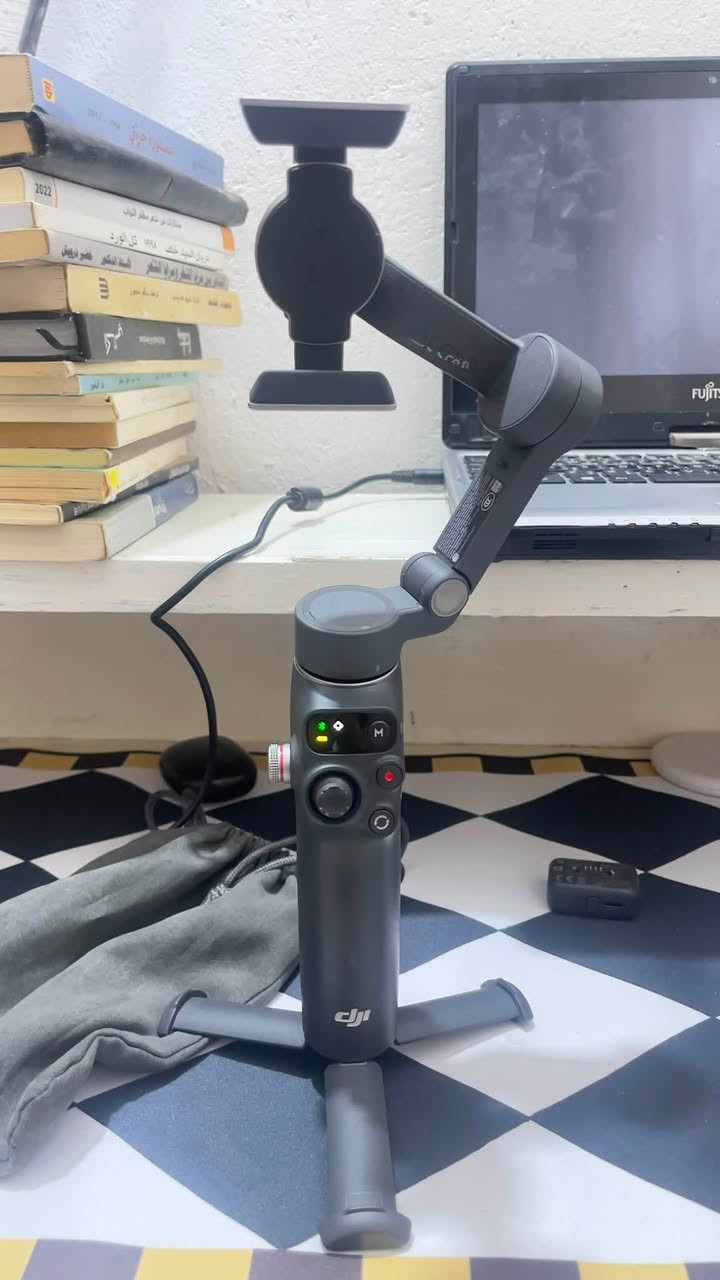Osmo dji 8 مستعمل للبيع 
حالة النظافة  ٩٥٪؜ 
مدة الاستعمال قليلة جدا ولاستخدام شخصي 
للتواصل ***********
