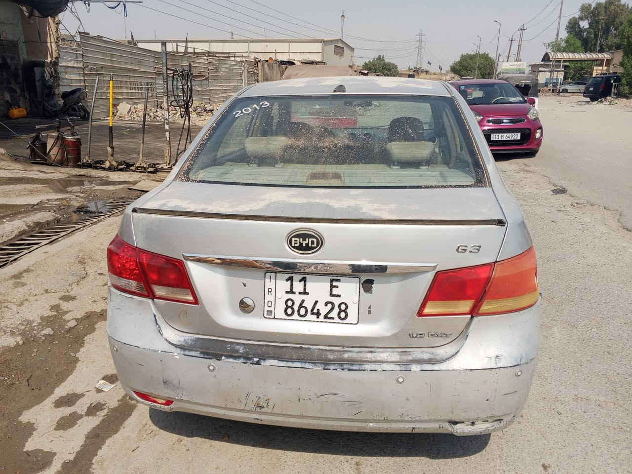 السلام عليكم سياره  BYD 2013 خير من الله صدر محرك بس الكير بي طفره اول ماتحرك بعدين طبعي ينمر السياره بيها باب مبدل السعر 40ورقه بيها مجال حك الحيه عنوان مدينة الصدر الورفلي الاستكشافات النفطيه شباب مامتواجد للفيس الرقم ***********
