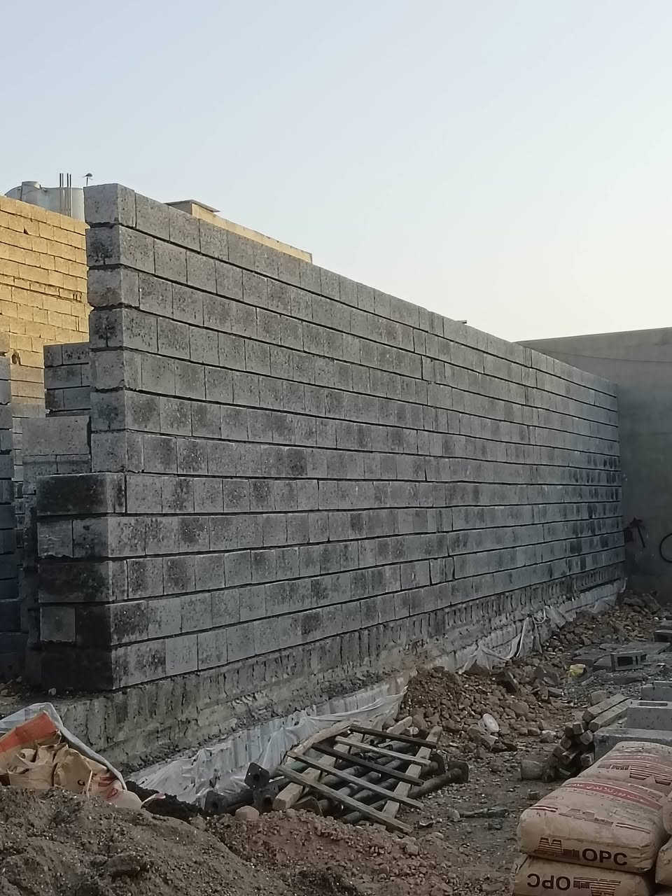 السلام عليكم اسطه بناء درجه اولى شغل هندسي وزن صونده وكبان ***********
