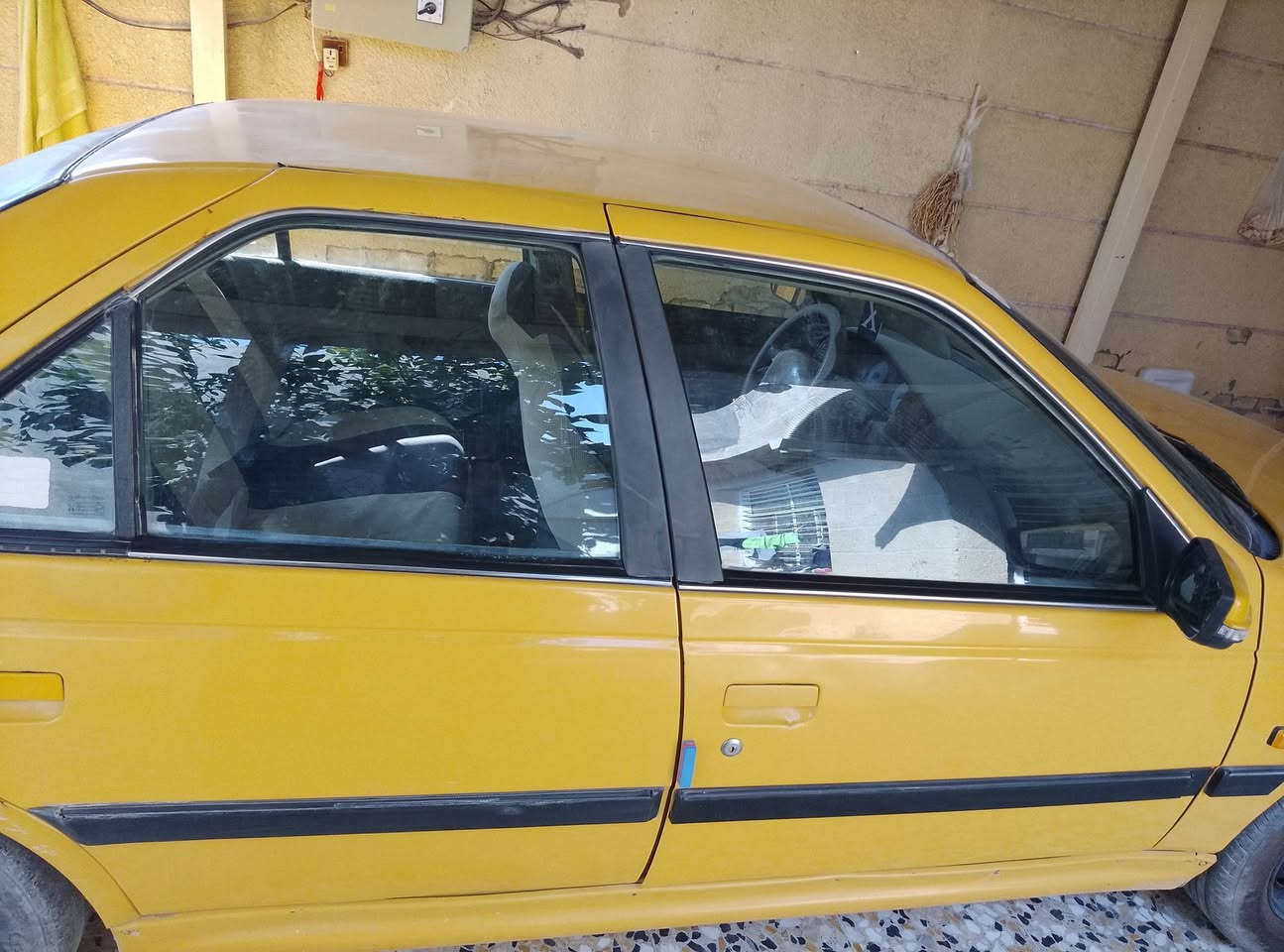 سلام عليكم بيجو بارص موديل 15 سياره مكينه نص طابوكه جديده تبريد ثلج بيها ضربه بل صفحه ومرشوش السياره متروكه صار فتره يرادلها صدر وزوج تايرات كهربائيات كلها شغاله مراوح جديده سعرها 32 وبيها مجال مكاني سبع البور واتساب ***********
