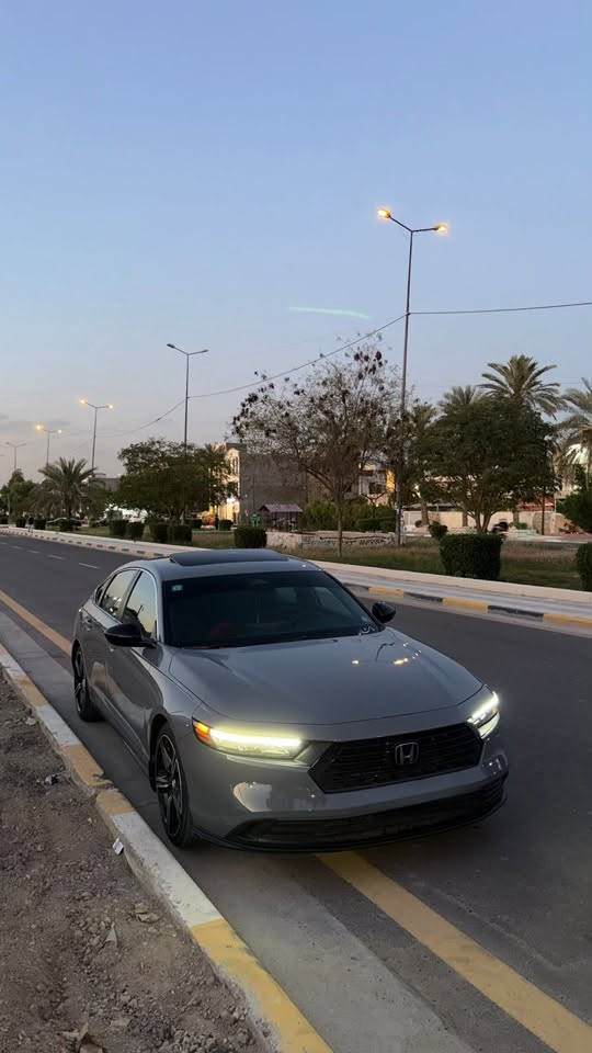 السلام عليكم
هوندا اكورد 2023 سبورت رقم بغداد 
حادث ربع جاملغ خلفي فقط بدون دواخل بدون ايرباك
***********
