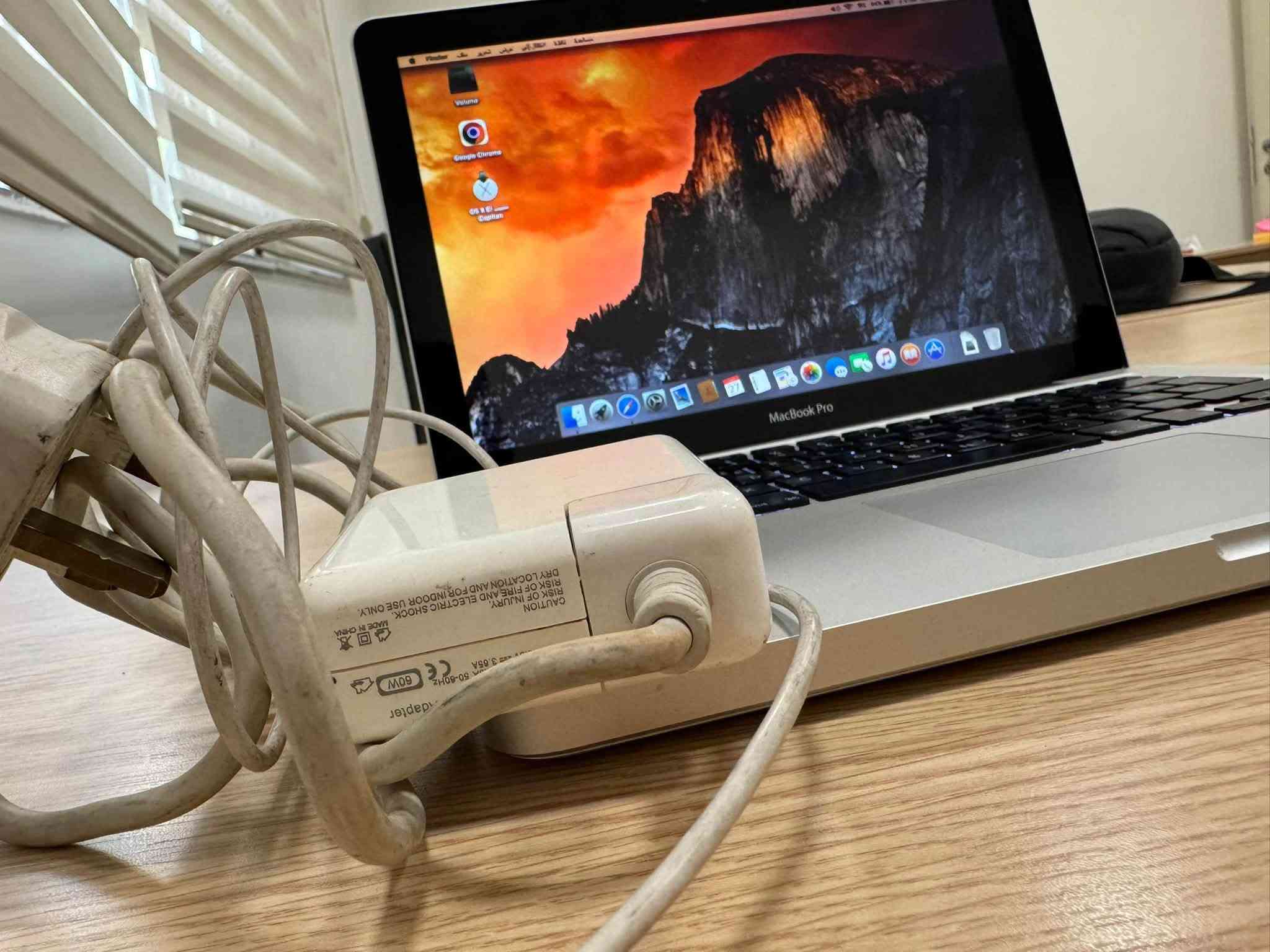 السلام عليكم
Macbook pro جدا نظيفة وياها شاحنة الاصلية 
السعر 115 الف بيها مجال للاتصال ***********
مكان بغداد بياع

نص مكتوب في الصور:
- مساعد MacBook Pro نظرة عامة على جهازك مكونات الكمبيوتر ATA Bluetooth FireWire NVMeExpress PCI SAS SATA/SATA Express SPI Thunderbolt USB التخزين التشخيصات الذاكرة الصوت الطابعات الطاقة الكاميرا إنشاء القرص بطاقات إيثرنت رسومات/شاشات عرض قارئ البطاقات قناة الألياف واجهة SCSI المتوازية RAID للأجهزة الشبكة WWAN Wi-Fi المواقع حدار الحماية مكونات الكمبيوتر > Edds MacBook Pro اسم الطراز: MacBook Pro معرف الطراز: MacBookPro5,5 اسم المعالج: Intel Core 2 Duo سرعة المعالج: 2.53 غيغاهرتز عدد المعالج: 1 إجمالي عدد المراكز: 2 الذاكرة المؤقتة L2: 3 م.ب. الذاكرة: 4 غ.ب. سرعة الناقل: 1.07 غيغاهرتز إصدار Boot ROM: MBP55.00AC.B03 إصدار SMC (النظام): 1.47f2 الرقم التسلسلي (النظام): W892822666J UUID للجهاز: 497BCFF8-BC7D-536E-B596-E1D5785E64D0 مستشعر الحركة المفاجئة: الحالة: تم التمكين
- عرض عام شاشات العرض التخزين الذاكرة الدعم خدمة متوفر 948.3 غ.ب. من 999.34 غ.ب. Volume تطبيقات 74.23 م.ب. الصور 894.9 م.ب. الصوت 62.4 م.ب. الأفلام 46.8 م.ب. نسخ احتياطية 18.6 م.ب. قرص 1 ت.ب. SATA SuperDrive تنسيقات القرص التي يمكن كتابتها: CD-R, CD-RW, DVD-R, DVD+R, DVD-RW, DVD+RW, DVD-R DL, DVD+R DL
- عرض عام شاشات العرض التخزين الذاكرة الدعم خدمة OS X El Capitan 10.11.6 MacBook Pro المعالج 2.53 GHz Intel Core 2 Duo الذاكرة 4 غ.ب. 1067 ميغاهرتز DDR3 رسومات NVIDIA GeForce 9400M 256 م.ب. الرقم التسلسلي W892822666J تقرير النظام... تحديث البرامج... TM and © 1983-2018 Apple Inc. كافة الحقوق محفوظة. اتفاقية الترخيص