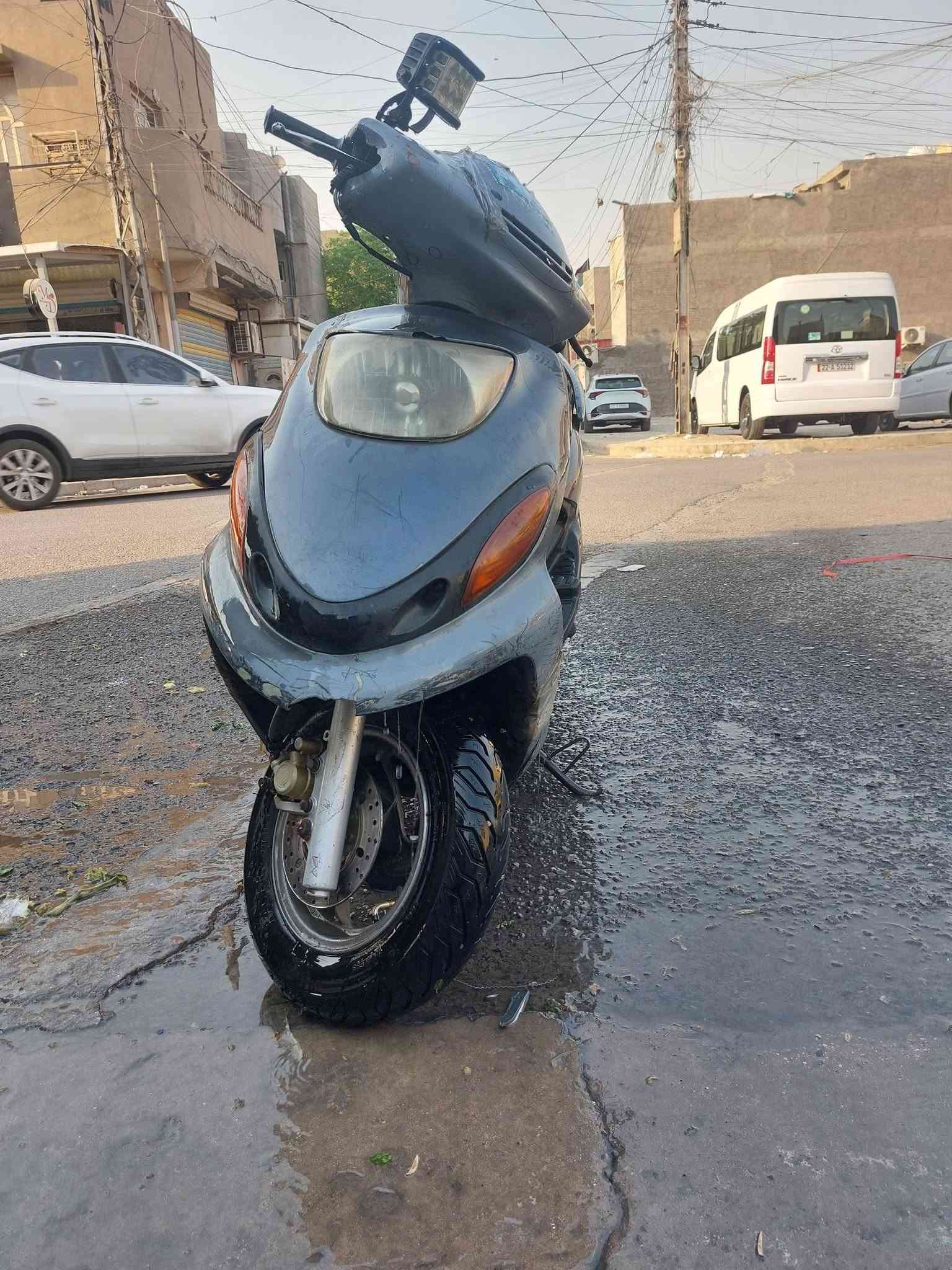 دراجه دولفين مكانها بغداد العبيدي دراجة تايرات جدد دبلات جدد كهربائيات كولها وسلف
كلشي بيها شغال دراجه حلوة ونظيفة 
 ومگينتهه خير من الله 
رقمي للشراي ***********
الدراجة رايدها ب350 الف
