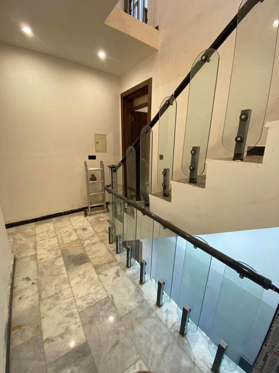 للايجار في منطقة السيدية

دار سكن مساحة 80 متر Modern🌟

يحتوي على ثلاث غرف نوم

واحده ارضيه وصالة ومطبخ وخدمات عدد (2)

ايجار الدار مليون و250 قفل غير قابل للتفاووض

موقعة السيدية الضباط

للاستفسار :***********
