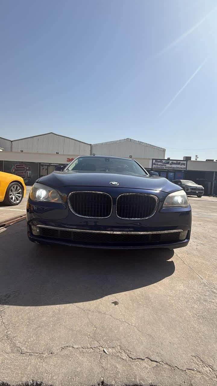بي ام 730 • ٢٠١٠ • تنفس طبيعي V6
