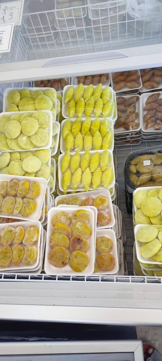 كبة الاساتذة من مطبخ حيدر جطعة
بغداد الحريه السلام شارع ٣٠ قرب مدرسه كنوز المعرفه
للتوصيل  ***********

قسم الكبب الجاهزة 
١٠ كبة سراي صغير  ٥ الاف
١٠ كبة تبسي صغير ٥ الاف
٥ كبة سراي كبير  ٥ الاف 
٥ كبة تبسي كبير ٥ الاف
١٠ كبة حلب ٥ الاف
٨ بتيتة جاب ٤ الاف 
٨ طرابلسية باللية واللوز ٥ الاف
٢ موصلية صغيرة ٣ الاف
٢ موصليه وسط ٥ الاف 
١ موصليه كبيرة ٣٥٠٠
٦ هلالية صغيرة ٥ الاف
٢ هلالية كبيرة ٣ الاف

قسم النواعم (كباب وبركر وبورك)
١٠ بركر لحم كبير ١٠ الاف
١٠ بركر لحم صغير ٥ الاف
١٠ بركر دجاج كبير ٨ الاف
١٠ بركر دجاج صغير ٤ الاف
٢٠ كفتة لحم  ٥ الاف
٢٠ كفتة دجاج ٤ الاف
١٦ كباب عروك ٥ الاف
١٠ كباب لحم عجل ٥ الاف
١٠ كباب دجاج ٤ الاف
٣٠٠ غم باسطرمة  ٥ الاف
٤ سكالوب لحم ٥ الاف
٤سكالوب دجاج ٤ الاف
٨ بورك ٤ الاف
١٠ سمبوسة ٤ الاف

قسم الدجاج واللحوم 
دجاج ذبح ٨ الاف
اجنحة وافخاذ ٦ الاف
كيلو صدر مسحب ٨ الاف
نص كيلو لحم مفروم ٨ الاف
نص كيلو لحم غنم ١٢ الاف
نص كيلو عجل شرح ٩ الاف
