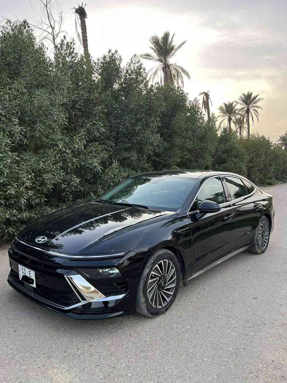 السلام عليكم 
سوناتا 2025 هايبرد 
مرقم بغداد وجاهز للتحويل 
حادثها فقط جاملغ وشويه ملاحضات بسيطة 
صور الحادث والسونار مرفق بالمنشور 
ماشيه 17 الف ميل 
مكانها / بغداد وكربلاء 
السعر ب182$ وبيها مجال للشراي 
*********** كربلاء, العراق
