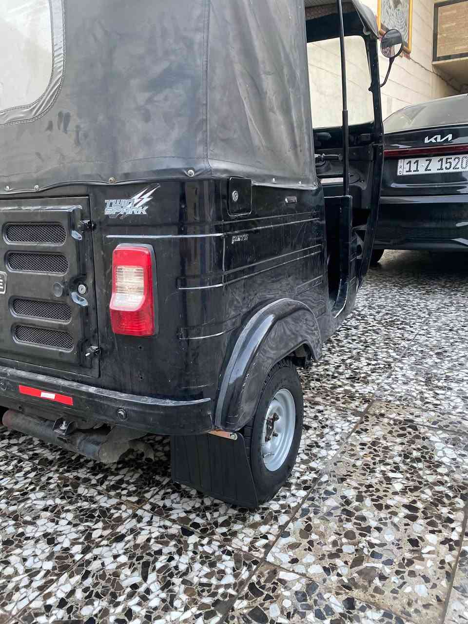 تكتك كفاله عامه ما بيها اي ضربه بس معمره دوس 17 مرقم بغداد السعر 5500 هاذ رقمي ***********
