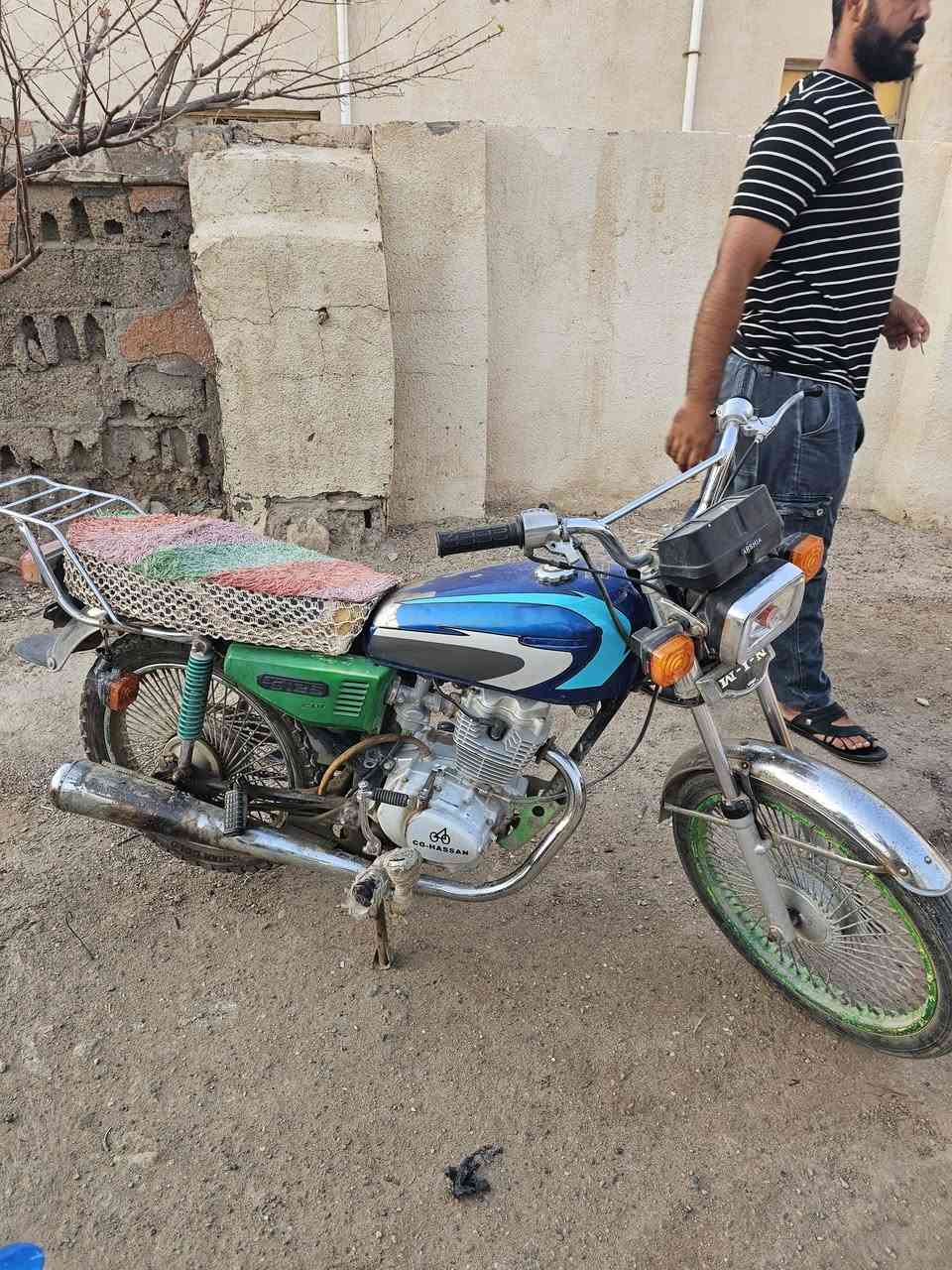 للبيع سعرها ٣٥٠ ارشا
هذا رقم راعيها ***********
