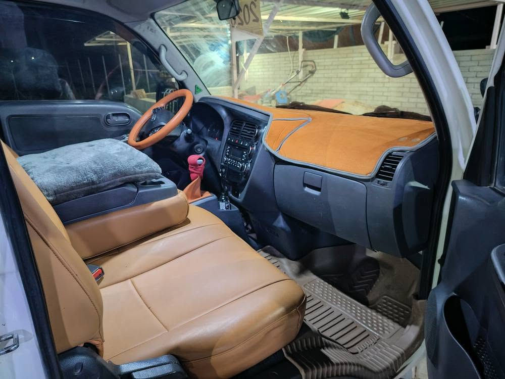 سەرەتا بەناوی خوای گەورە 
KIA BONGO 2020
کیا بینگۆ   ۲۰۲۰  ساغ ساغ 
قەپات مواسفات 
148000 کیلۆ مەتر ڕۆشتوە 
مەکینە ۳۰۰۰ سۆپەر 
مەکینە ڕەش ۷ گێڕ 
گێڕ تۆماتیک و عادی 
کۆدی بەناو خۆمەوەیە 
٦ دووگمەی فول 
کوشن هەوا  +  هیتەر 
ئاوێنە شەفت + کارەبای +  هیتەر + ئیشارەت
سوکان هیتەر + تەحەکومات 
دووگمەی تراکشن +  دژە خلیسک 
ئەی بی ئێس     ABS
سپیکەری تەلەفون
بلاجیکتۆر زینۆن 
کوشن جڵد + ناو گاعی قاڵب
تەبرید لەسەر سیوچ 
٦ تایەی لۆکی لەژێردایە 
چەمچەو ناو بۆدی لۆک 
سپێری دانەگیراوە 
دەبڵ سپێرە  
دەبەی ئاو + سنوقی لاتەنیشت 
کامل کامل سێرڤس کراوە 
تەقەو ڕەقەی بەشەرت 
کارەبای کامل بەشەرت 
ئەکسل و شانسی بەشەرت 
خایسات و ڕزیوی نیە 
ئەم دەقەیە لە ئیشدایە 
هیچ هیچ نوقسانی تێدا نیە
سەیارەکە ساغە بڕاوە نیە
دەعم و لێدراوی نیە  
سعری ۱۰٥ گەڵاو مجالێکی برایانا 
بۆ پەیوەندی ***********
تێبینی / ئەو لەزگەیەم لێ کردۆتەوە السليمانية, العراق
