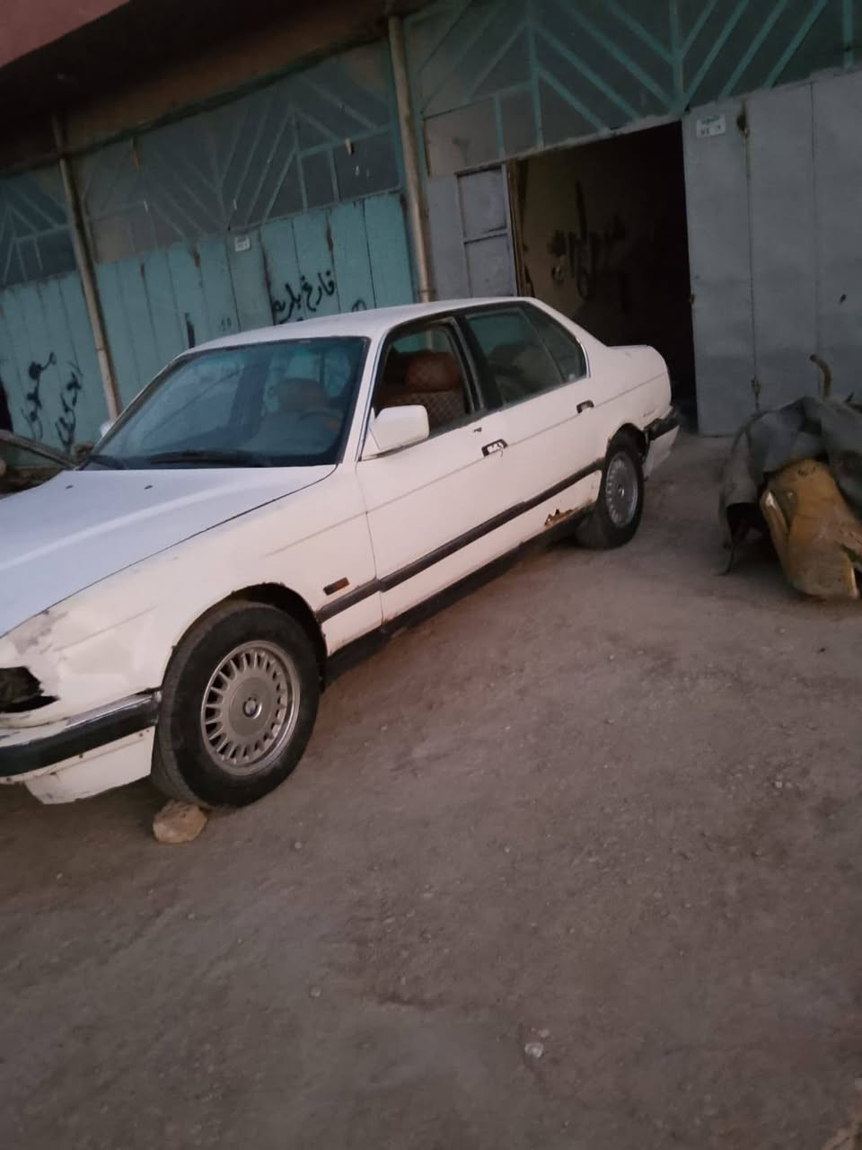 سلام عليكم 
تم تفصيخ بي ام 735مكينه 30مكنيه وكير جدد
مكان واسط 
***********
