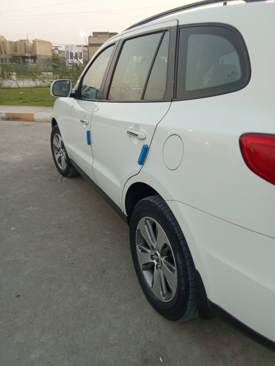 سلام عليكم سنتافي موديل 2012خليجي الفوول مواصفات رقم بغداد بأسمي مابيهه أي ضرر بيهه بارد قليل محرك 6سلندر للاتصال على الرقم ***********
