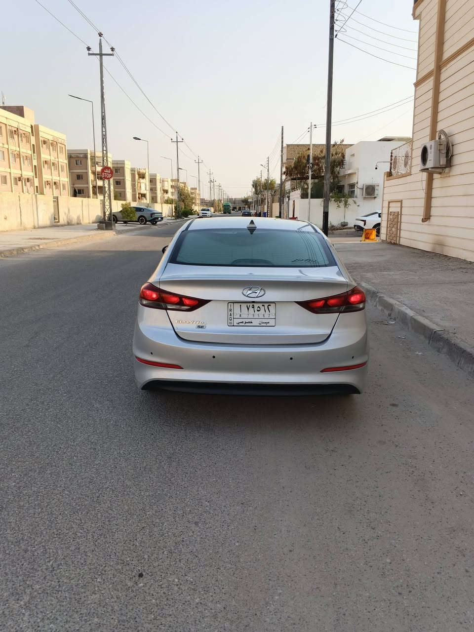 سياره هونداي الانتره مديل 2017 وارد امريكي بيه بنيد مبدل فقط وبيه رشات صبغ تجميل مكفوله من الضربه القويه والكلبه والكص والصبغ العام والعيب الشرعي مكينه وكير مكفولات 
مواصفاتها 
مكينه دوش 2000المرغوبه
تحكم استيرن جهتين 
تبريد+تدفئه
كير اتوماتيك+عادي رياضي 
شاشه تاب 
كامره خلفيه دواره 
حساسات خلفيه 
ويل كب كروم 
نظام ايكو+نظام سبورت 
ماشيه 200mi
سنتر لوك 
نظام انزلاق 
تخم تاير 
حداديه 100%
سياره جاهزه رقم ميسان تحويل ثاني يوم سعره 110 مكانه ذي قار المركز
***********
