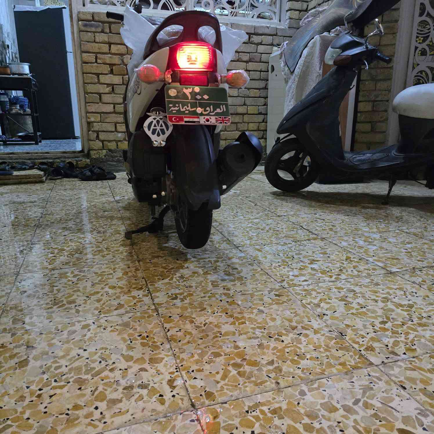 دراجه موديل ٢٠١٢ جديده بالكارتون احلى من الصور بعد ما مستخدميها هواي  مال رمبه ستوني مطلعها كلها ختم واحد كفاله عامه مكانها ميسان الاستفسار عالرقم ***********
