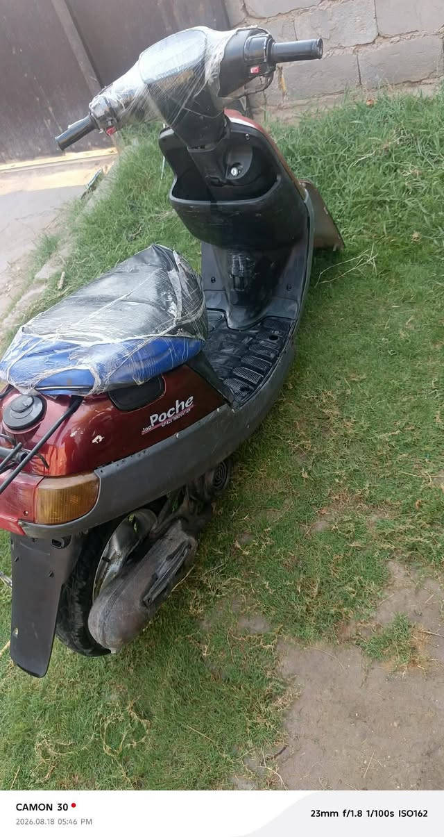 زنبوره بطه للبيع
كابريته لبلاديه
دراجه حلو ونضيفه 
كهربائيات مو كامله نقص باتري 
مكينه جديده ناعمه
كفرين وياهة 
سعر 275 وبيه مجال 
رقم *********** متواجد خاص اي وقت
