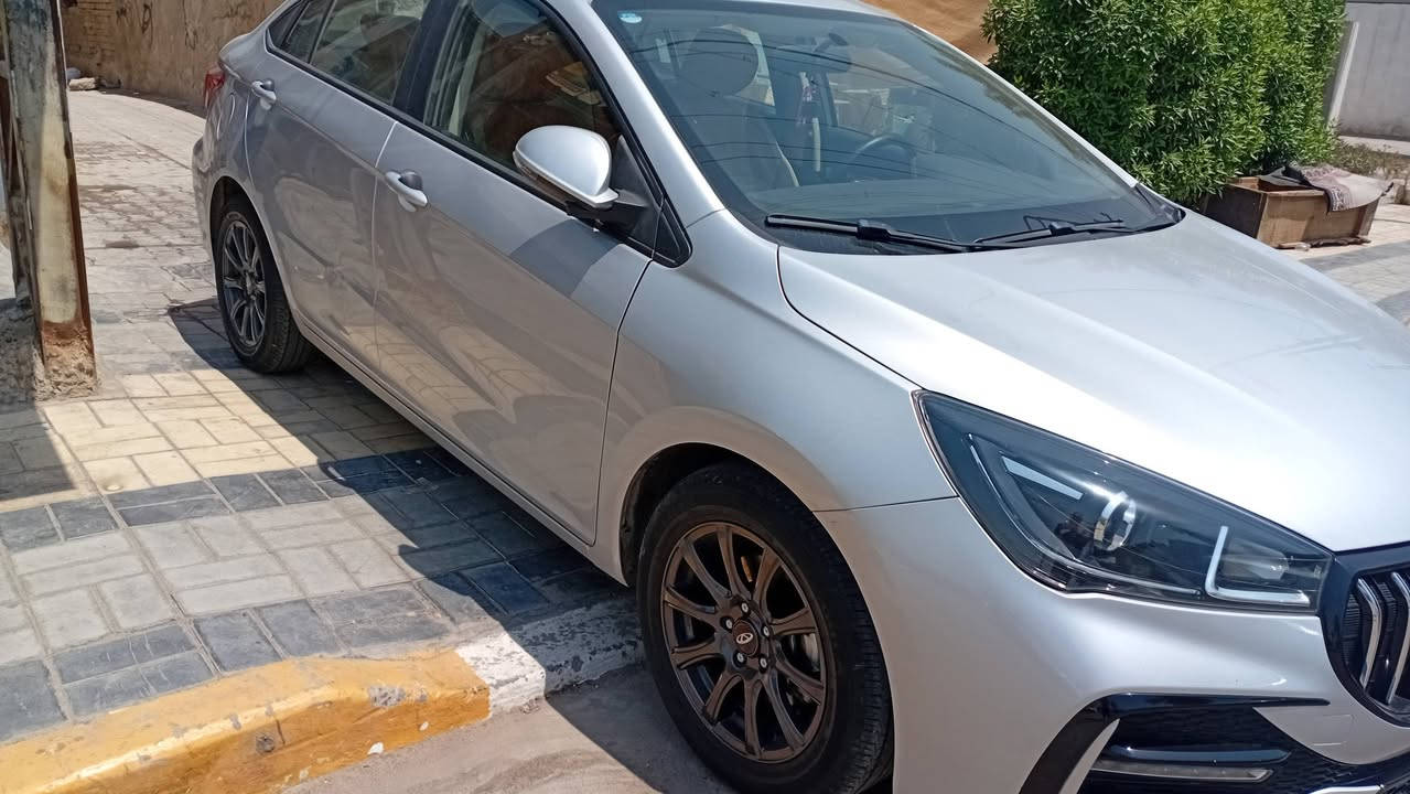 السلام عليكم اخوان شيري  موديل ٢٠٢٥ رقم بغداد  ماشيه ١٧ الف  قطعتين تبريد محرك ١٥٠٠ ضمان شركة سياره خير وعلى يدي مكاني بغداد سعر ١٢٠ وبيها مجال بسيط ***********
