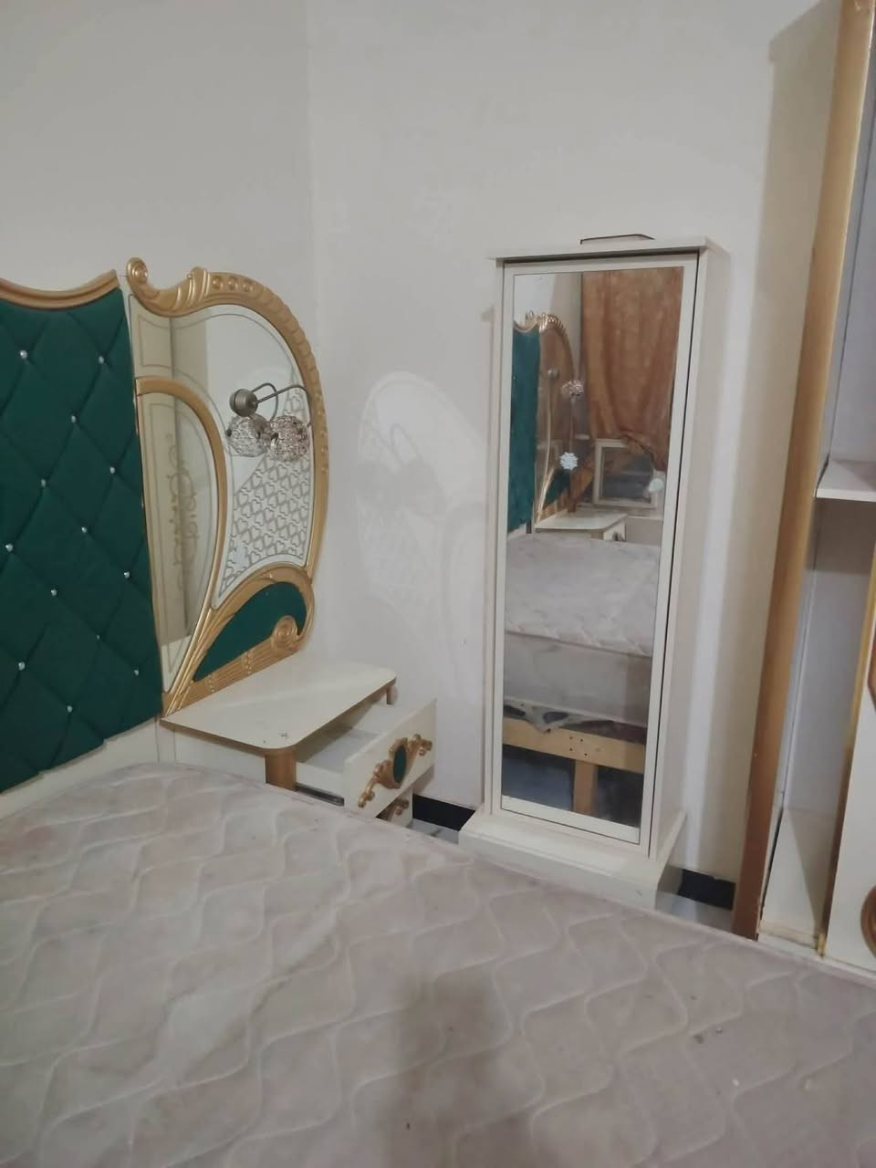 غرفه نوم للبيع مستعجل مكاني شهربان السعر 350وببها مجال‏‪***********‬‏
