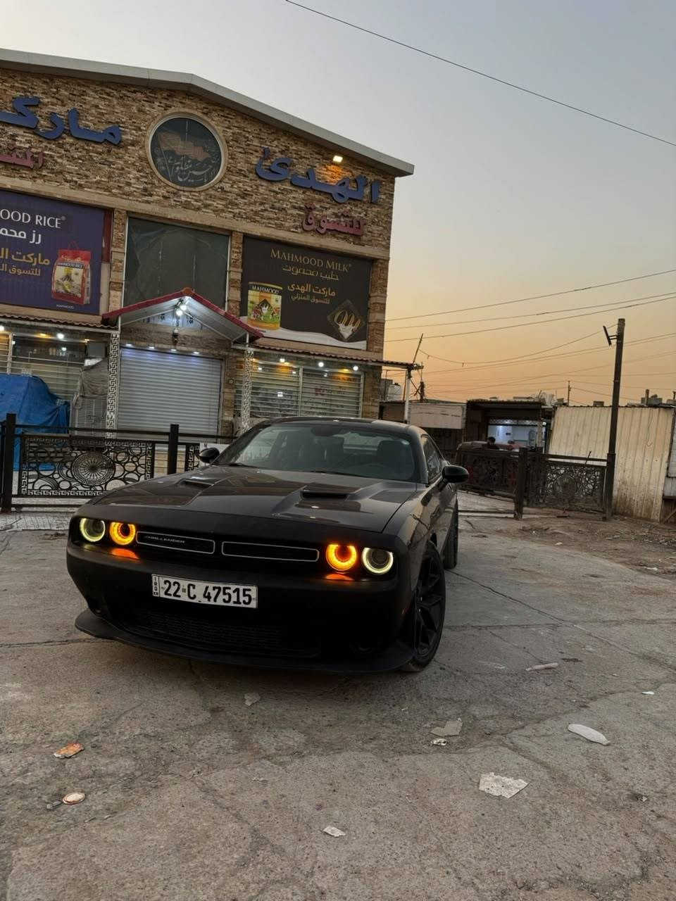 السلام عليكم 
چالنجر 2015  محرك 3600 مواصفات sxt 

گير محرك كفالة 
ويل 20
كاملة بدون نواقص 
بيها قطعة وحده مصلحه الباب مثل ما موضح بالسونار 
رقم اربيل هزة جديدة  
تدفئة تبريد 
صدر جديد 
تايرات نص عمر 

السعر 135 
مكاني بغداد

رقم الهاتف ***********
