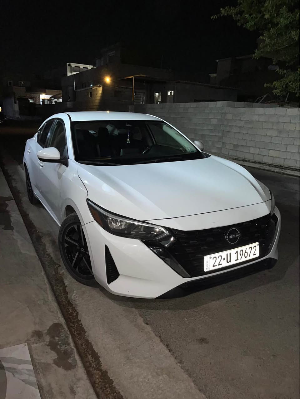 NISSAN SENTRA, SV 2024
سياره كه بيشو بشتي كه بسه ٢بارجه ي سبوغه ٣بارجه ي كلئري امريكايه بي زوره وه  سه نه وي شتي هه موي نويه تا 2030  سياره كه  76000km رويشتوه سعريش 130مه جال
*********** أربيل, العراق
