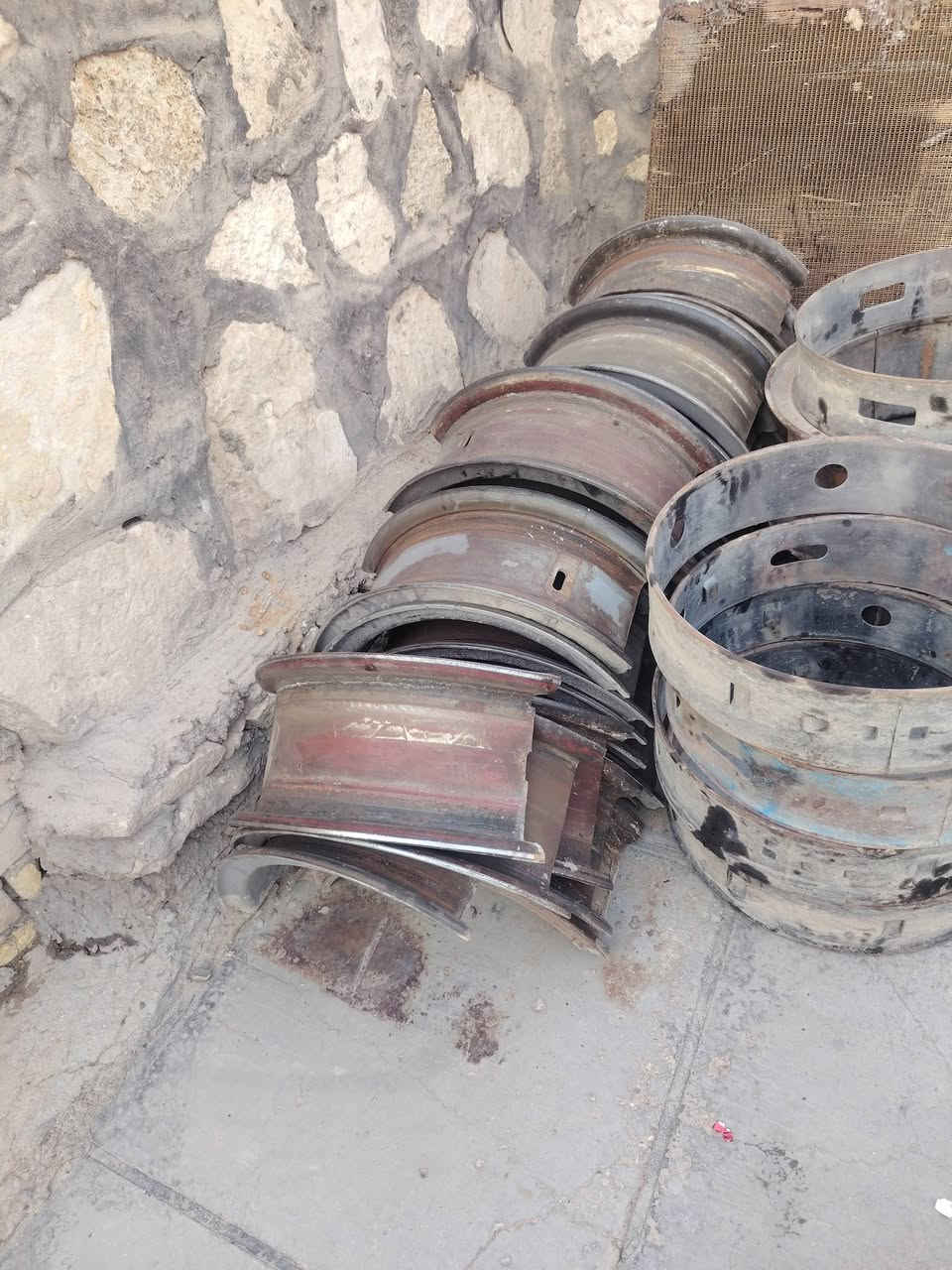 البيع براميخ 16 عدد 8 اوياله عدد 16 طوق عدد 8 ستداد ولقمهن كامالت البيع ***********
