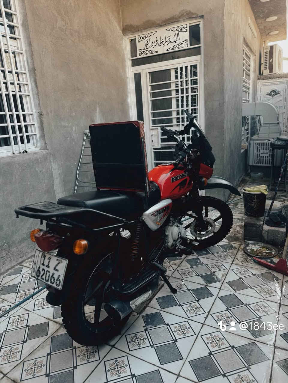 سلام عليكم بوكسر ٢٢ شكل ال ٢٣ مرقم بغداد بأسمي تحويل ثاني يوم دراجة نضيفة مفتوحة مرة وحدة عنواني بغداد سويب سعر ٢١٥٠ وبيهة مجال رقمي *********** واتساب ***********

نص مكتوب في الصور:
- @1843ee
- كلش عادى أموت بيها