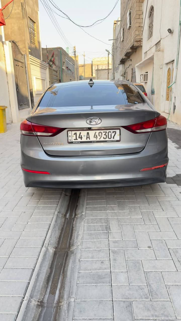 النتره ١٨ امريكي داخله كلين هنا صارت بيه طخه بل الجاملغ الخلفي وصبغ الصفحه كامله لئن جارده بدون معجون بدون تكم فقط رش تجميلي السعر ١٠٥ بصره سنويه لل٣٠ تحويل مباشر رقم *********** العنوان الزبير
