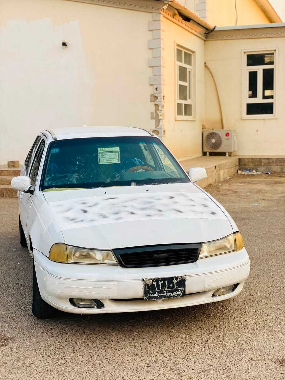 السلام عليكم للبيع. فقط. دايو سلو  موديل 1994
رقم بغداد فحص. سنويه كارتونيه ماندل صاحبها  يعني حبل ابيع واقع حال. اتكفل سرقه وطلبه 

السياره كير عادي 
كير محرك شرط مال كصه
محرك 1600 مفتوح 
كهربائيات كلها شغاله 
صدر 60‎%‎
تخم تاير 
جام كهرباء شغال
كشرها نضيف 
دواخل كلها نضيفه 
ابطاين جدد 
بدون اخياس 

سياره نضيفه وجاهزه واقتصاديه 
وصافيه 

السعر 13 وبيها مجال سعر مناسب 

مكان السياره 
صلاح الدين
 الضلوعيه 
☎️ اتصل وتدلل ( *********** )
