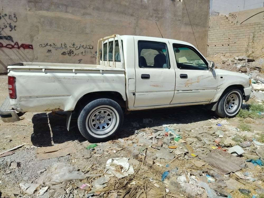 ئەدیمڕاڵ 2007
مەنەفێس بووە و مەنەفێسەکەی بزر بووە
گێڕ و مەکینەو،تون و تۆڵی بەشەرتە
کارەبایی مەزبوتە
دەعم و لێدراوی هیچ نیە 
زۆر زۆر هەرزان ***********
