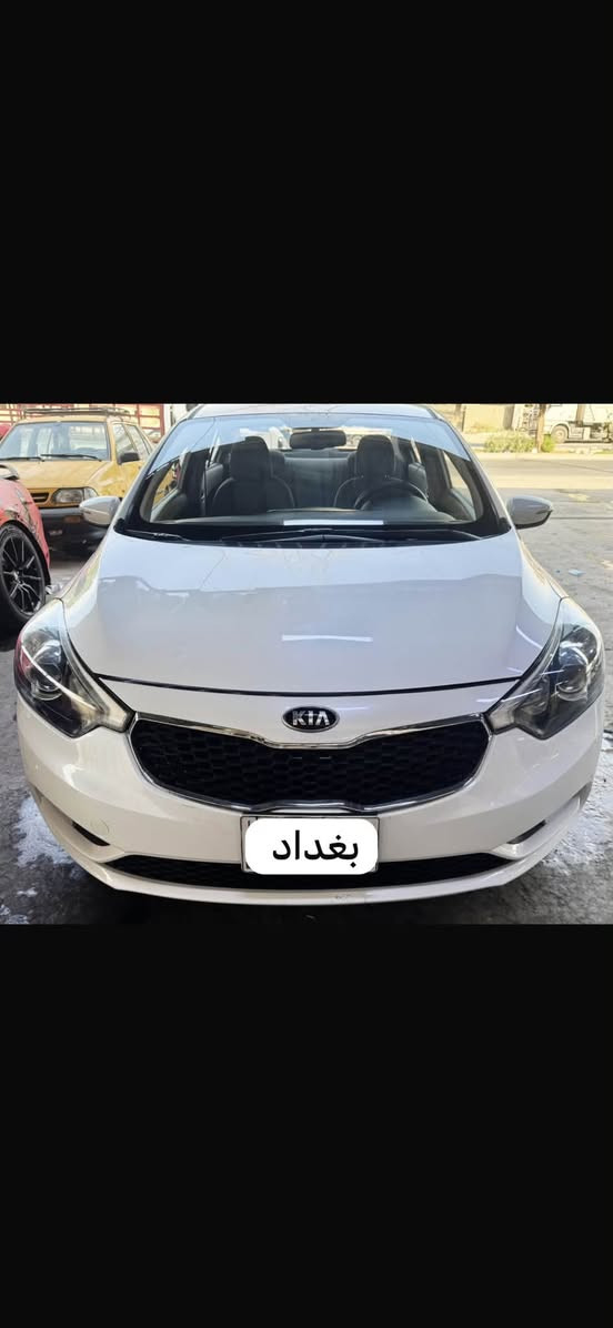 السلام عليكم
كيا سيراتو موديل 2016 خليجية 
فول عدى سلايت 
لد امامي 
تحكمات ستيرن 
ويل كب جبير 
مري كهربائي 
اشاير بلمري 

ماشية 66 حقيقي 

ملاحضات سيارة 
بارد شخط شبرين موضح بصور باب يمنى 

ربع بنيد موضح بصور وجوه قبغ بانزين صبغ 

باقي سياره كفاله 
تخم تايرات جدد شادهن 
فيت بم جديد 
دهن جديد مبدله 
كير محرك صدر خير من الله 

مكاني بغداد تقاطع درويش السيديه 
رقمي ***********

نص مكتوب في الصور:
- بغداد