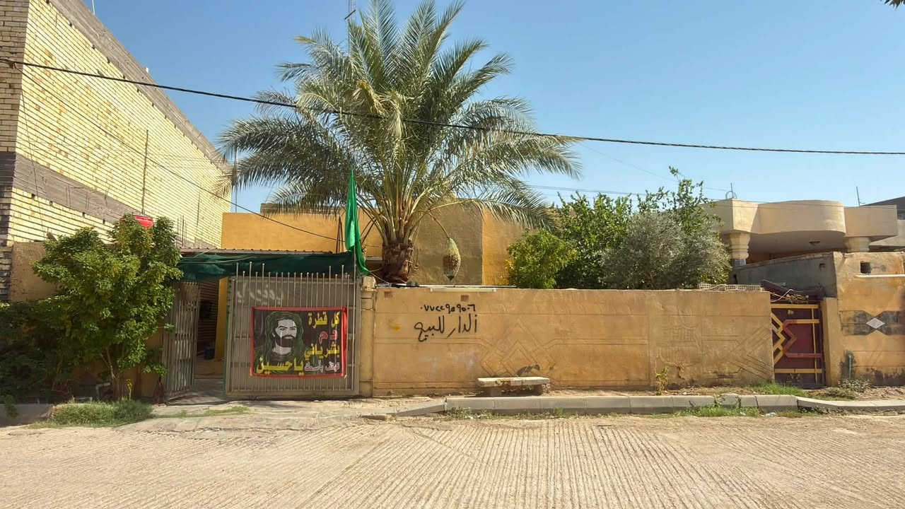 يوجد بيت للبيع في منطقه حي الزهراء مساحة البيت300 متر مكون من استقبال هول صاله مطبخ (2) غرف نوم 

للاستفسار الاتصال على الرقم
***********
