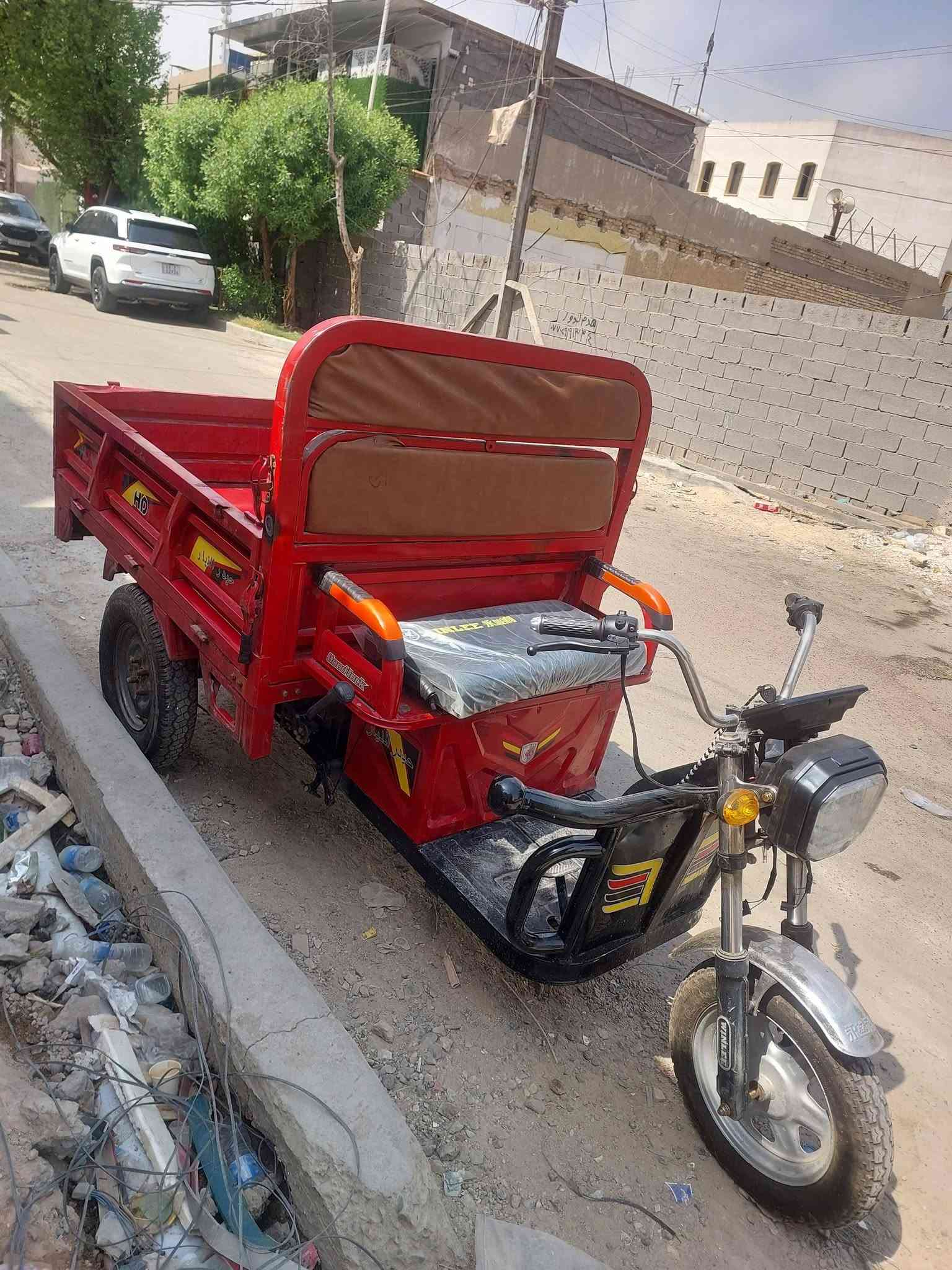 للبيع الحجم الكبير بطاريات فول تجي تفحص ✔️ مابيه اي نقص جاهزه سعر 950 سكن بغداد متواجد خاص او هاذه رقمي ***********
