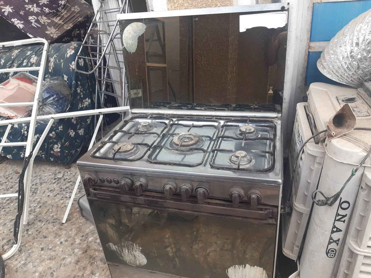 فرن • نظيف جدا • للبيع