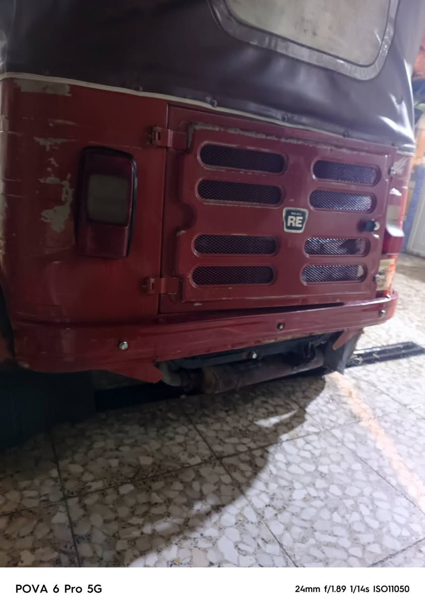 17 رقم وسنويه بدون صبغ يرادلها بس دوسه وبيها طخات بسيطه  مكينه عله وضع الشركه فقط بوشه وبستم تراي زيرو  مكاني مدينة الصدر ***********
