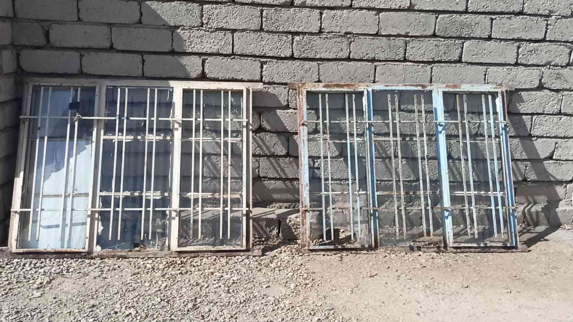 السلام عليكم
ابواب و شبابيك وهوائيات للبيع حديد ثقيل فصال الموصل
الشبابيك حديد ثقيل 4 ملم حتى جوم بيهن 
العدد 7
الابواب والملابن هم حديد ثقيل فصال الموصل
مكاني الشرقاط قرية شكرا 
الشراي يتصل ويتدلل
***********
