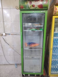 عارضة ١٨ قدم • مجمدة ١٦ قدم • ما بيه عيب