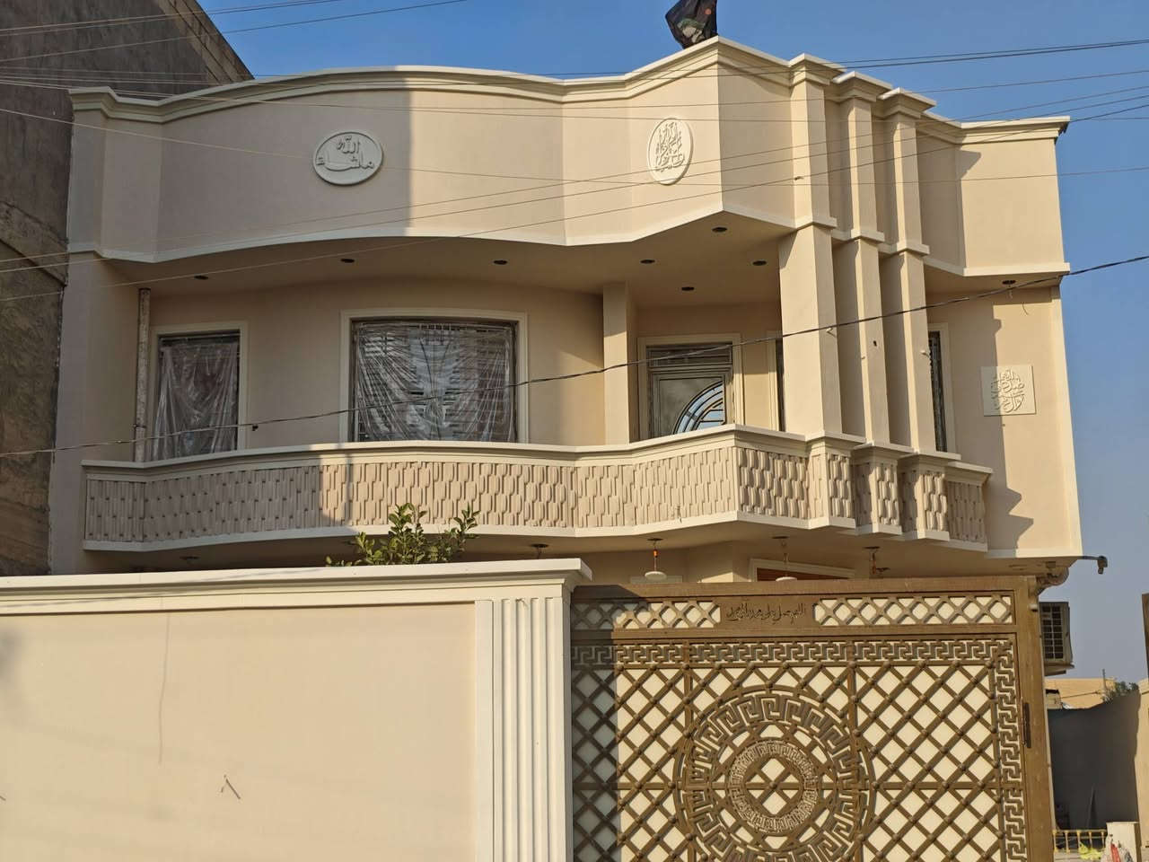 سلام عليكم...
عمل يشمل جميع الديكورات الخارجيه فوم تركي طلس مرمر صبغ كل الشركات موجود
وديكورات الداخليه مغربي ملكي شغل 100/100
العنوان حي المعلمين.... ***********
