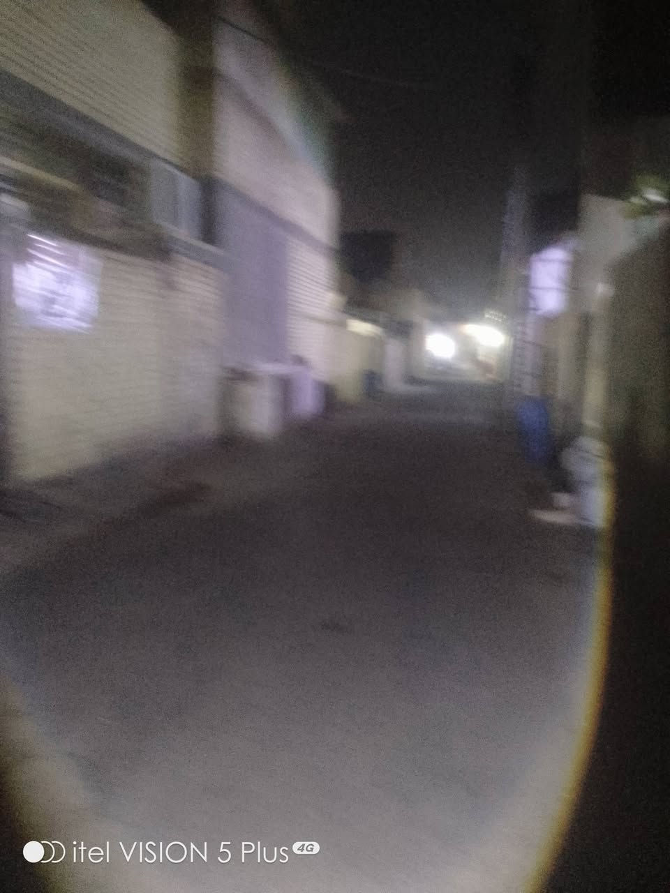 بيت مساحه 100 واجه 8 ونزال 12 في منطقت حي الامير 
نقص بياض وسراميك البيت ارضيه صبه اساس رفت شغل درجه اوله السعر 80 قفل استفسار  ***********

نص مكتوب في الصور:
- itel VISION 5 Plus 4G