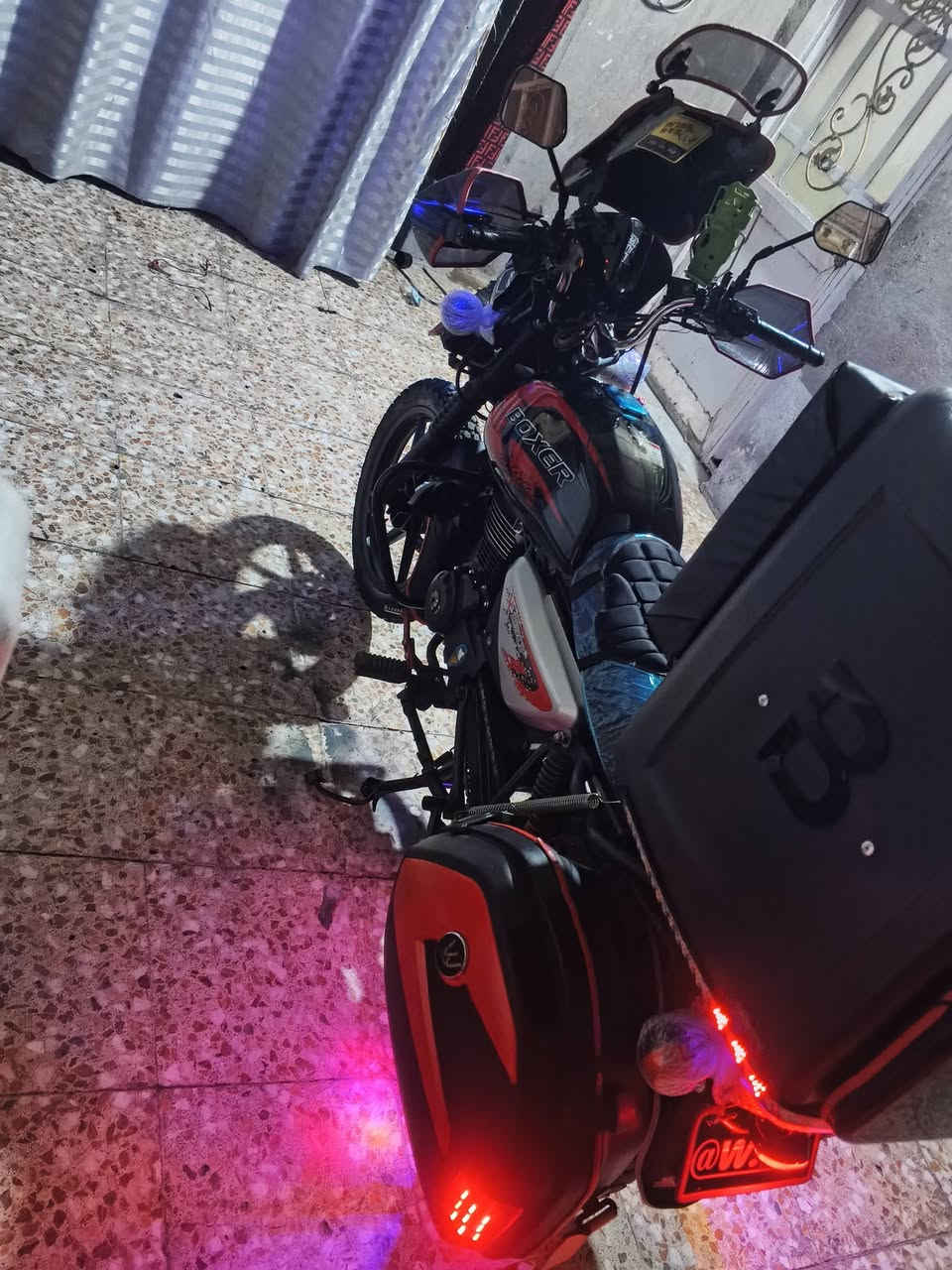 سلام عليكم شباب درجعه النوع بوكسر مديل 21جبلي بل جيس محرك ديوان 26بل جيس درجه كامل من كلشي تريد بس خيال  كفال عامه مزوعه غرض حته السويج مزود نضام جي اس بيها بصمه تشغيل عن بعد نظام انذار ومثل مشتوف عينك شحجي قليل بيها تخم تايرت جديد عيبها الوحيد بدون رقم صولي متانيه بس يفنتح الترقيم كبل تصير رقم كامله ورقها من كلشي السعر مالتها ب مليونين قفل بدون عمله شباب رجا اذا مو ابو مصحله لا تعبني دراجه هواي خاسر بيها فتح حسابه وحسب انت بدون ماحجي اني هاذا رقمي *********** وتساب خاف ماموجد بل فيس وتحياتي للجنايه
