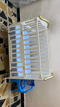 سرير طابقين • مستعمل شهرين • الغزاليه