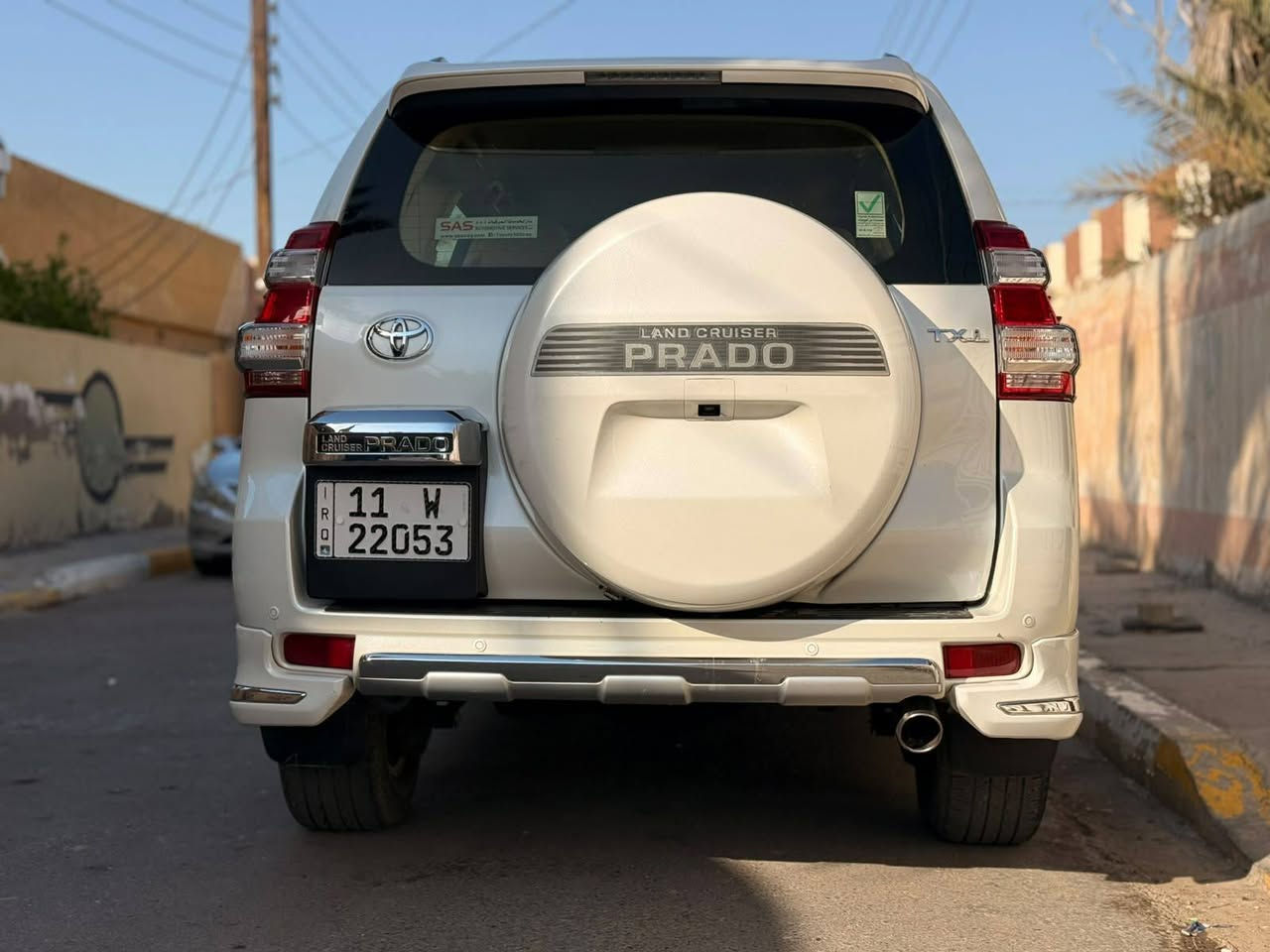 السلام عليكم 
سياره برادو موديل ١٦ موصفات شركة ساز ماشية ١٨٠ الف قابل للزيادة رقم بغداد بأسمي معروضة ٣٢٥ وبيهه مجال للطيبين ***********
