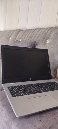 إتش بي i5 • رام ٨ • أطراف أربيل
